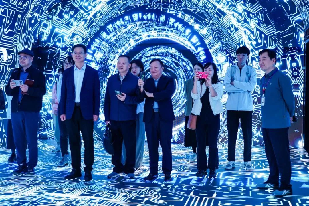 2024120602 国家广电总局发展研究中心一行赴FUN88·乐天(中国游)励丰文化调研指导