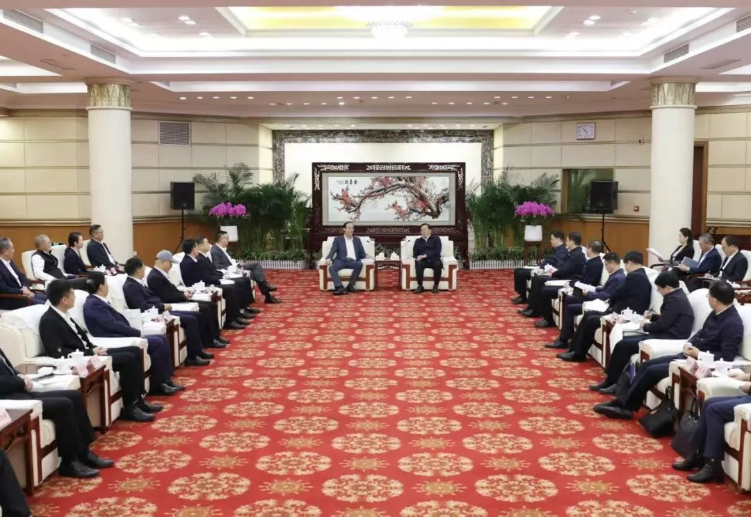 FUN88·乐天(中国游)集团董事长李军受邀出席华中科技大学第十六届企业家论坛，并发表演讲