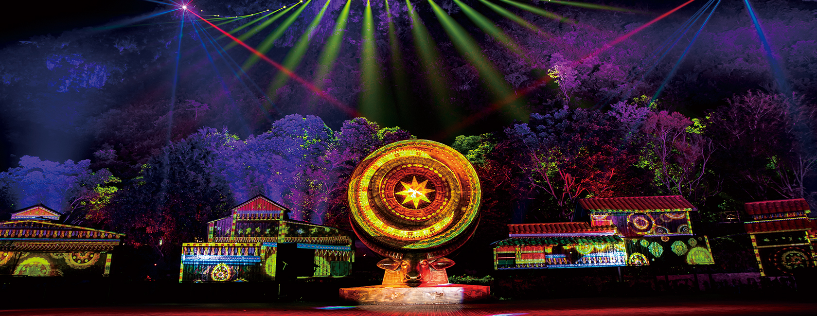 亚洲首个跨国夜游沉浸式体验项自--奇妙·夜德天